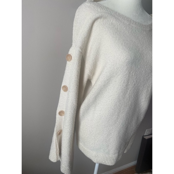 Tularosa Trento Button Sweater perfect fall and winter sweater - Picture 2 of 5